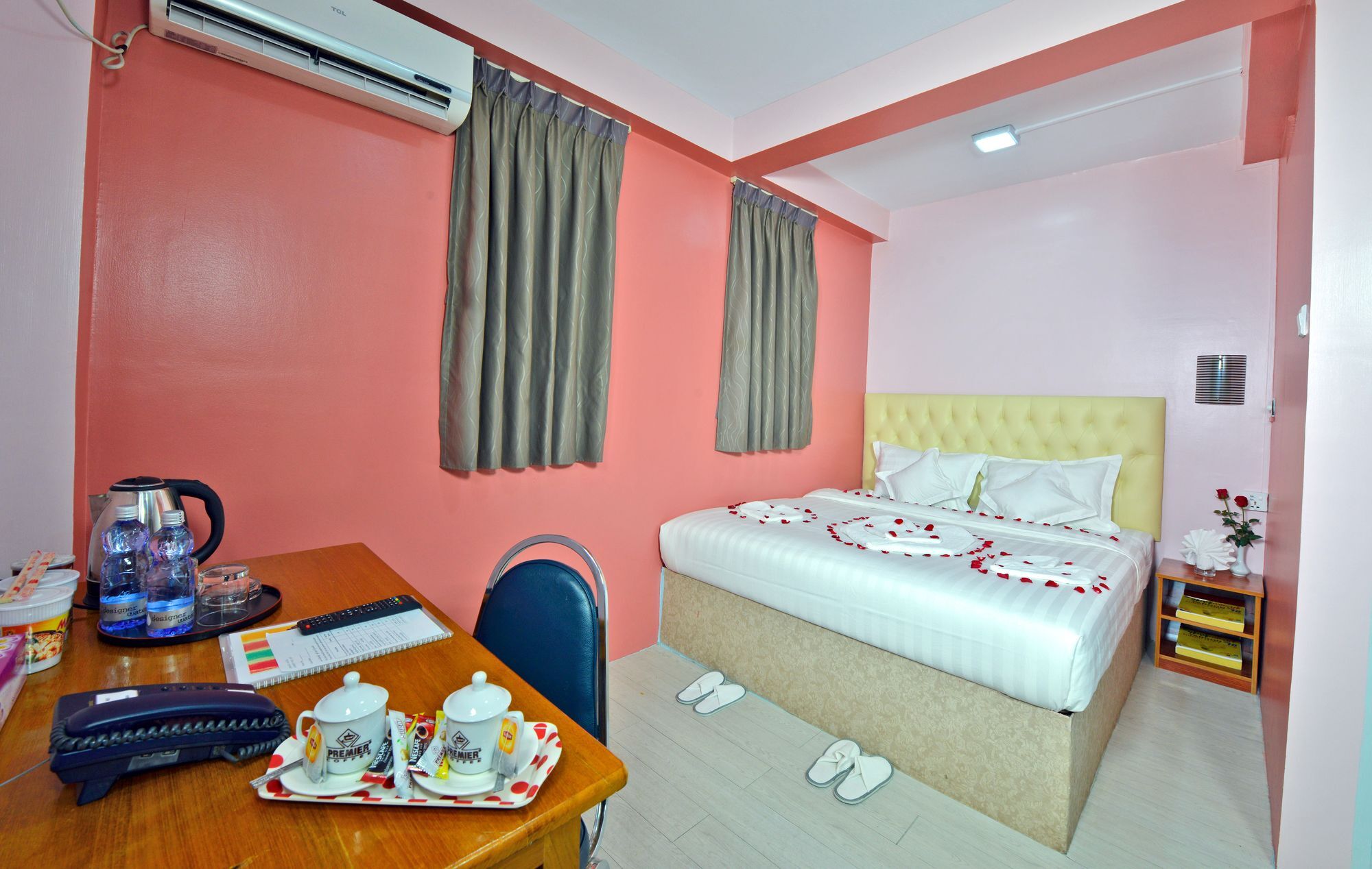 Okkala Hotel Yangon Exterior photo